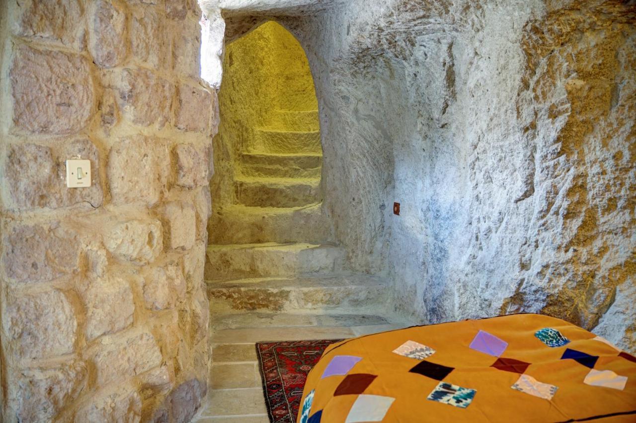 Gibos Cave Hotel أوروغوبْ المظهر الخارجي الصورة
