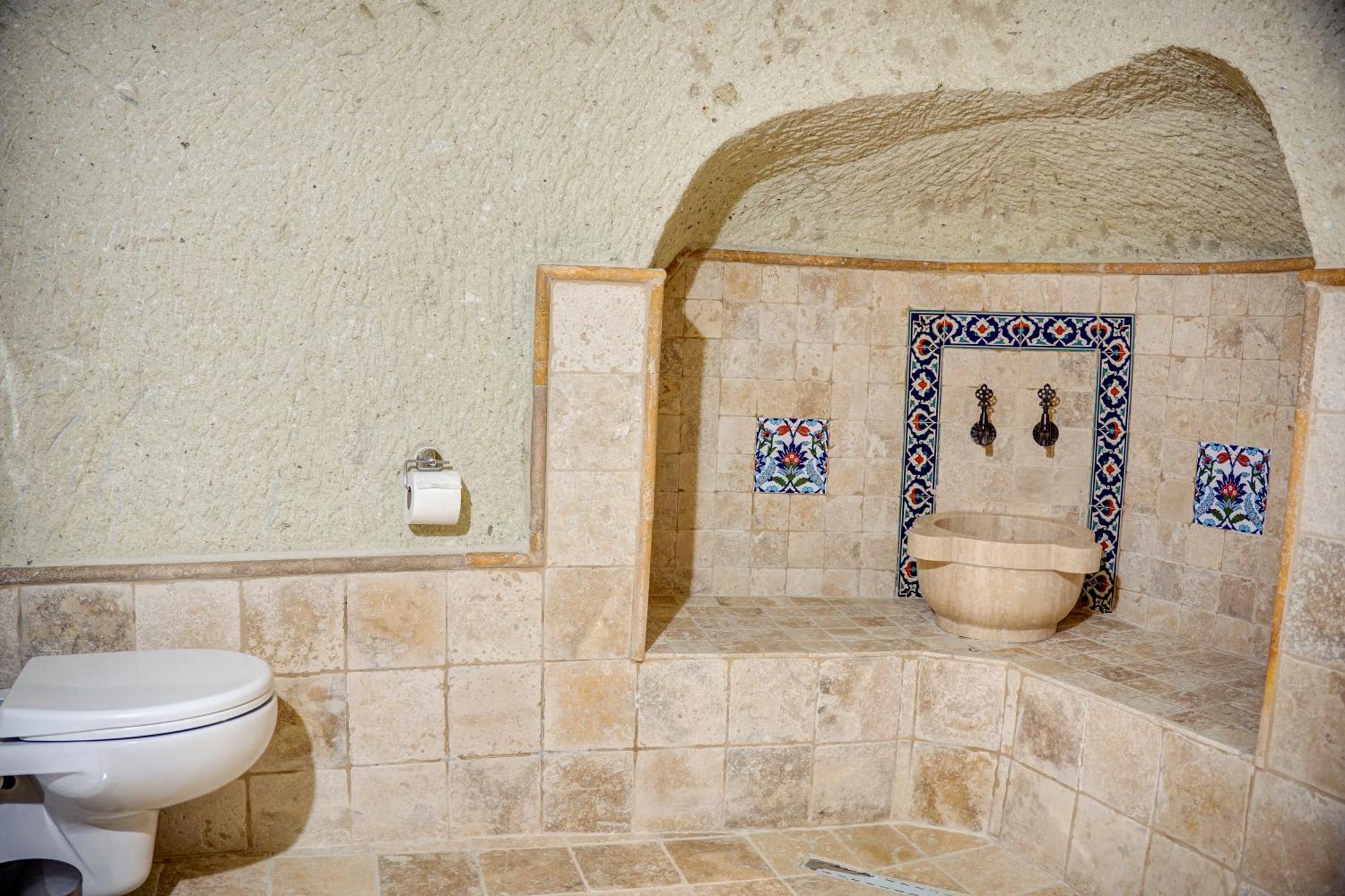 Gibos Cave Hotel أوروغوبْ المظهر الخارجي الصورة