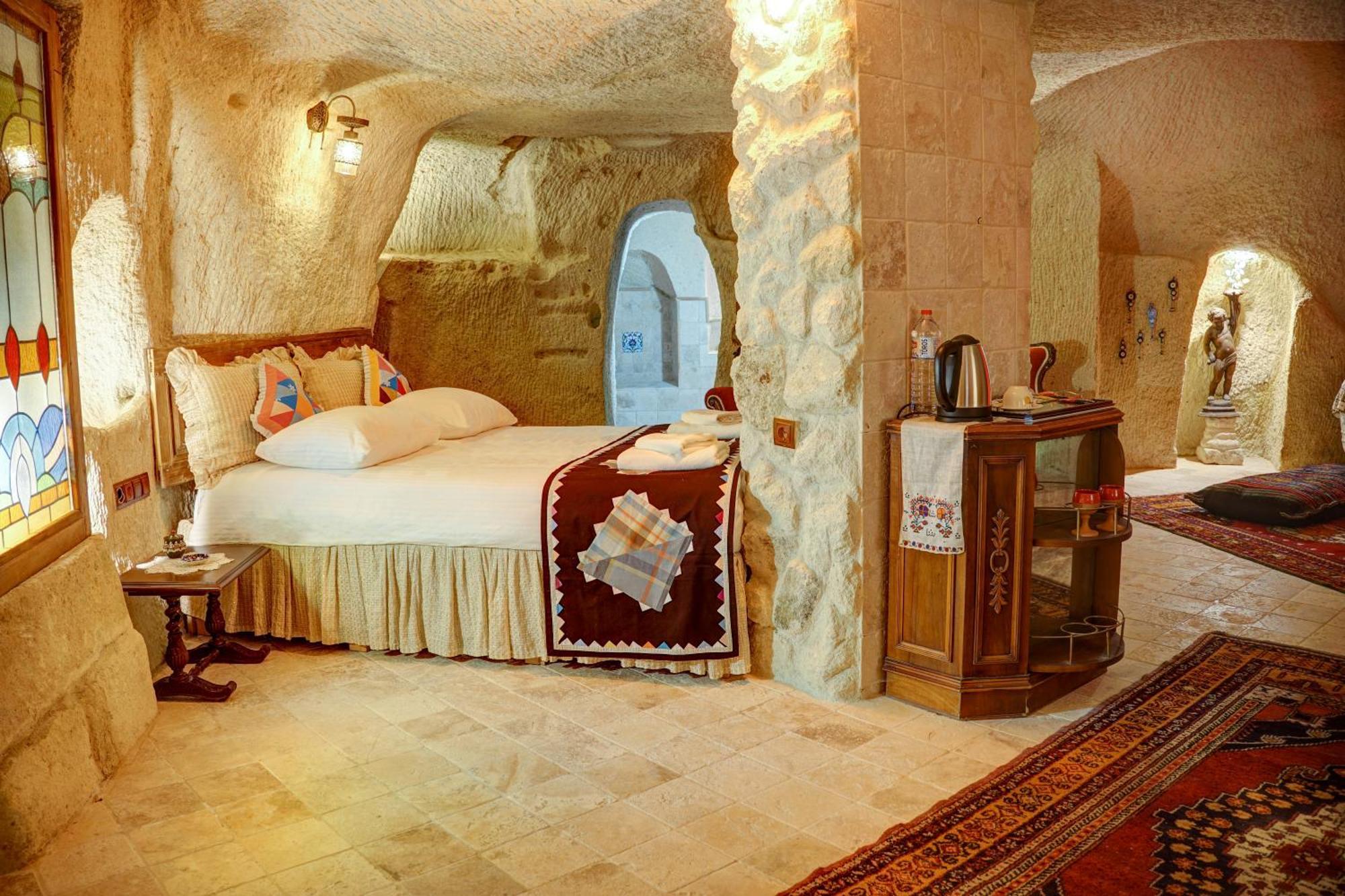 Gibos Cave Hotel أوروغوبْ المظهر الخارجي الصورة