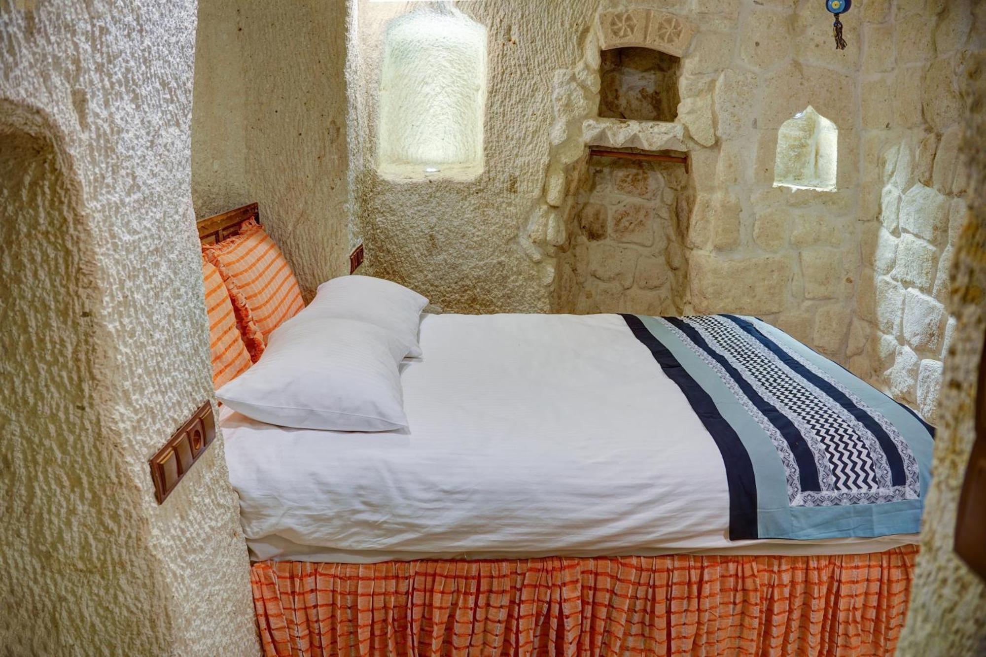 Gibos Cave Hotel أوروغوبْ المظهر الخارجي الصورة