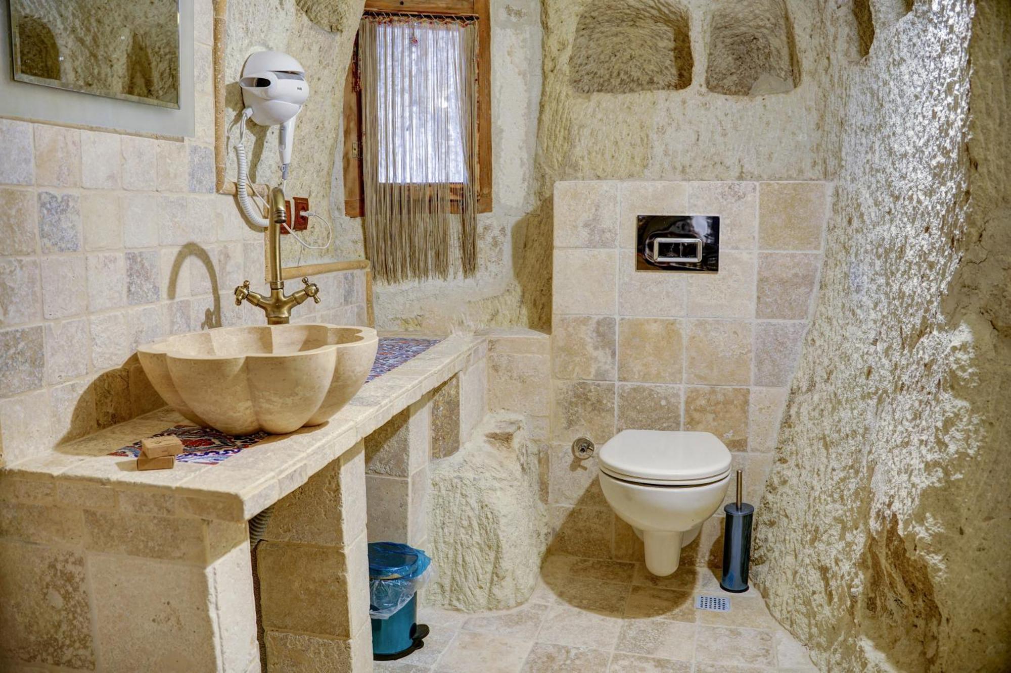 Gibos Cave Hotel أوروغوبْ المظهر الخارجي الصورة