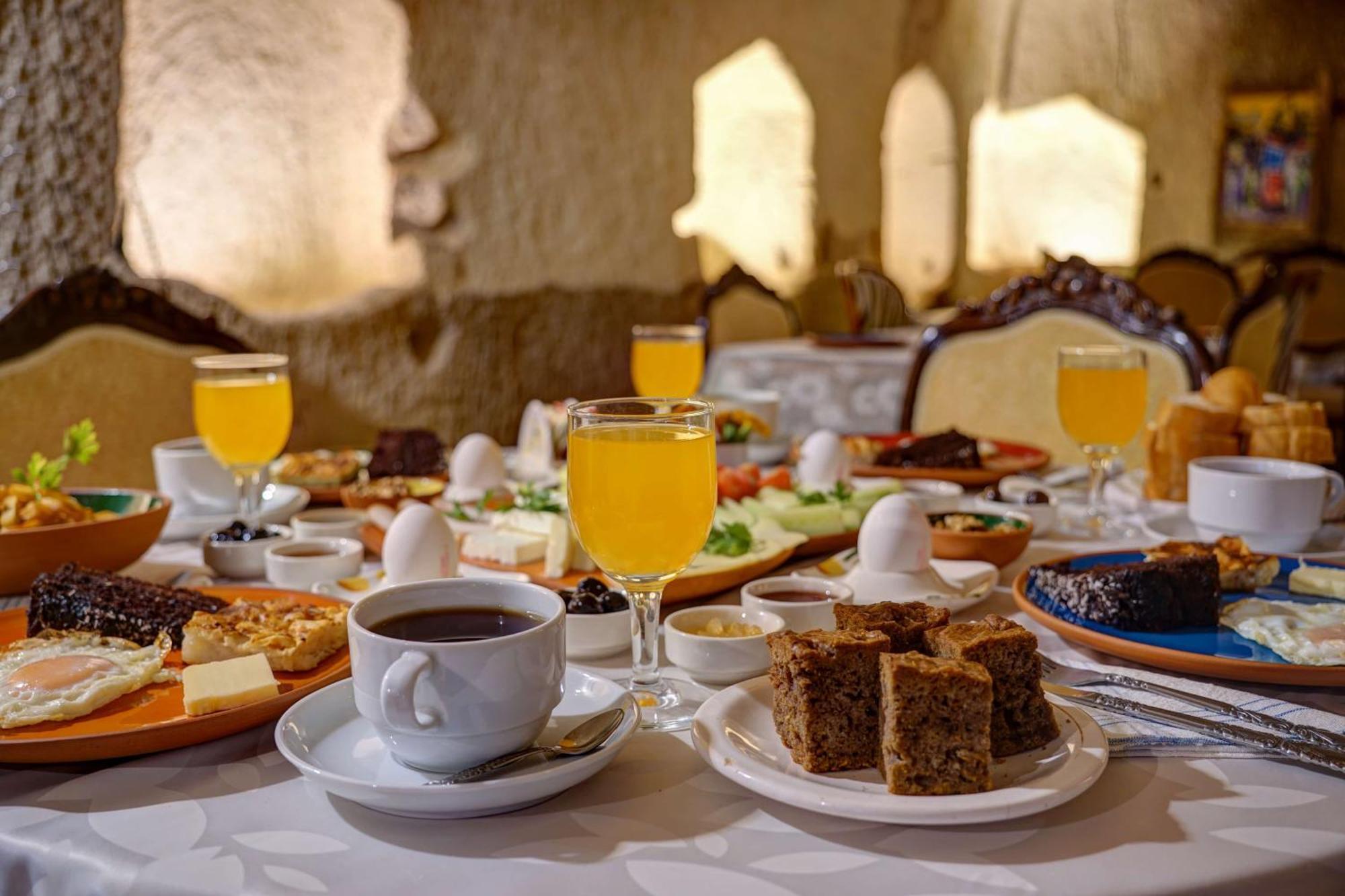 Gibos Cave Hotel أوروغوبْ المظهر الخارجي الصورة