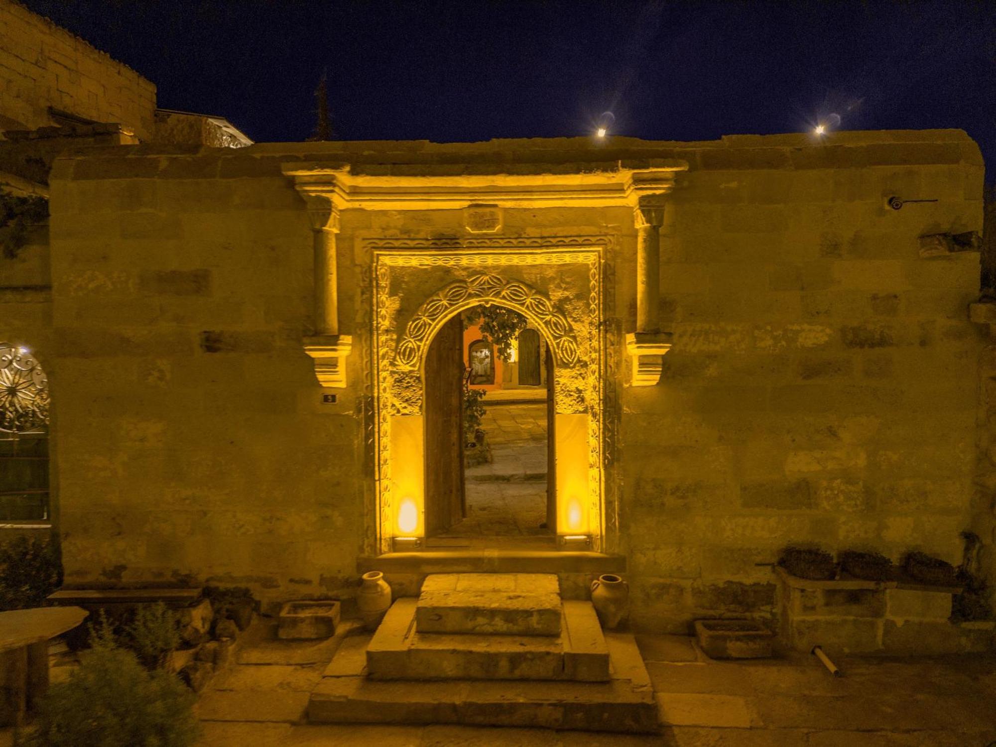Gibos Cave Hotel أوروغوبْ المظهر الخارجي الصورة