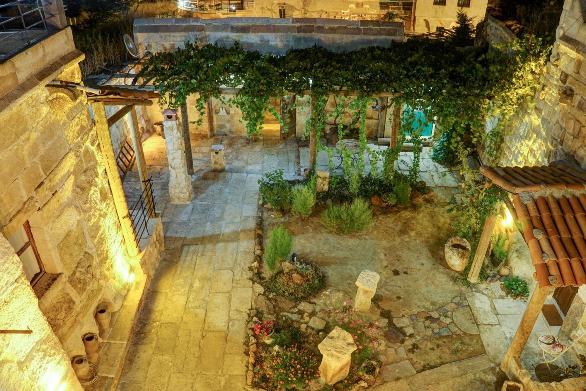 Gibos Cave Hotel أوروغوبْ المظهر الخارجي الصورة