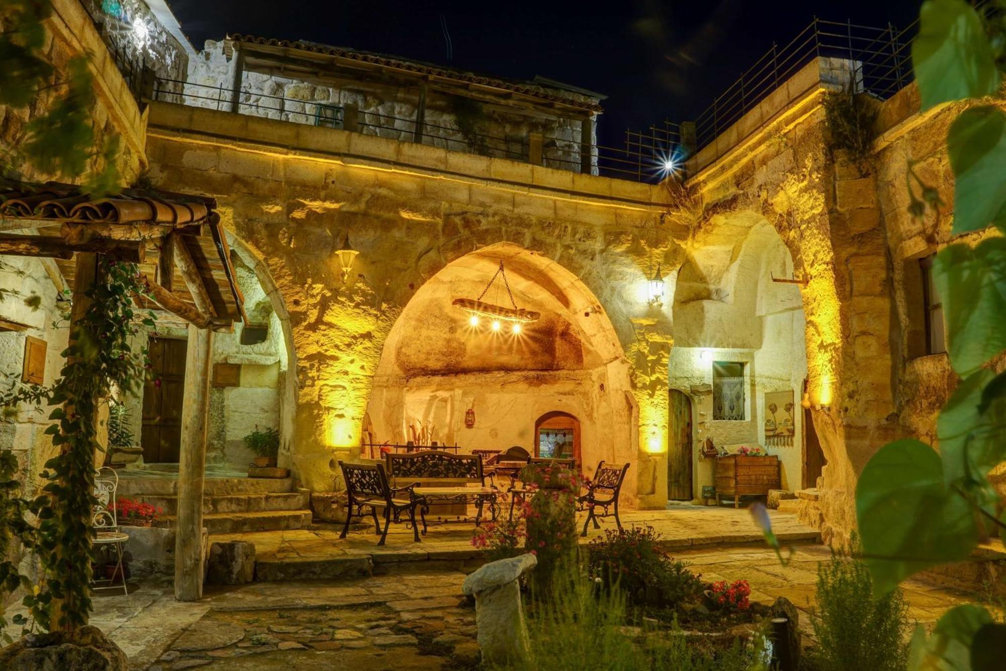 Gibos Cave Hotel أوروغوبْ المظهر الخارجي الصورة
